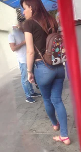 Beautiful plain pants in thin women. LOOK AT IT!