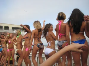 IOP Bikini Contest Drivin N' Cryin Show May 2009
