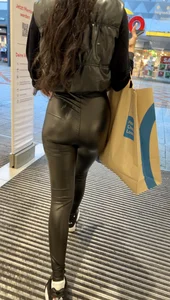 Hottest bubble ass in shiny black leggings