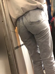 Hot Girl in Tight Blue Cameltoe Jeans And Sneakers on the Subway Station, Great Ass