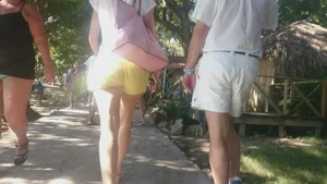 Milf in yellow shorts with vpl and a wedgie