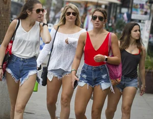 Hot candid summer girls collection