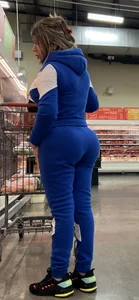 [OC] Hot Latina MILF nice ASS in tracksuit