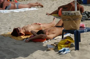 Verna topless beach girls out in the sun