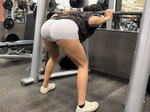 Nice latina ass squatting at the gym OC
