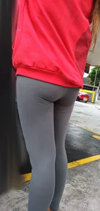 Skinny and tight gás station girl