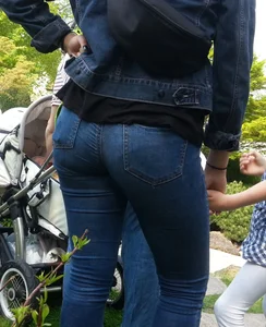 Milf in tight jeans with a nice ass and vpl
