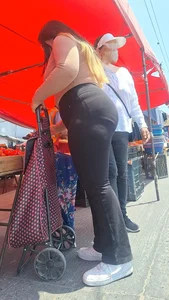 [oc]chubby phat ass latina in black leggings full panty line