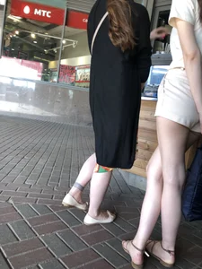 Perfect Sexy Crossed Legs And Feet in Sandals on a Street Creepshots Gallery - A Girl With Very Pale Skin