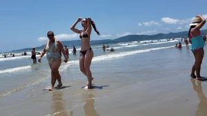 Brazillian beach creepshots, huge gallery of candid girls in swimsuits