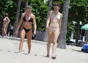 Bikini girls