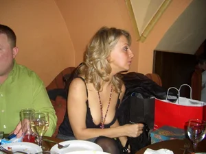 Candid boobs, nip slip and downblouse pics
