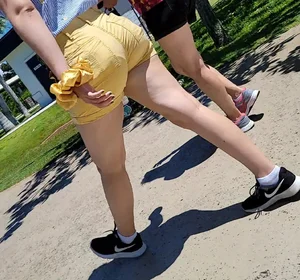 Pawg yellow Jell-O
