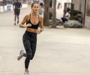 Amazingly hot candid sweaty girls jogging creepshots