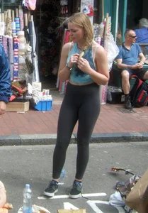 Guitar playing blonde babe with a nice ass and vtl in tight leggings