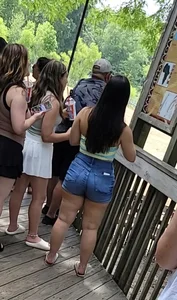 Thick latina at the zoo (OC)