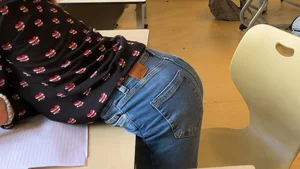 sticking their bottoms out in class (by lvbottom)