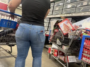 Big booty biker chick!