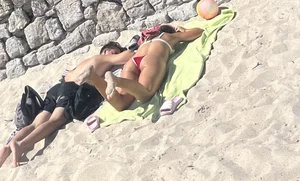 A la plage ! Jolie fessier
