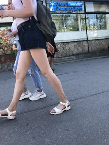Candid Teen in Shorts Street Creepshots