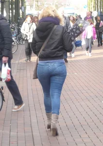 Chunky girls with big asses in tight blue jeans