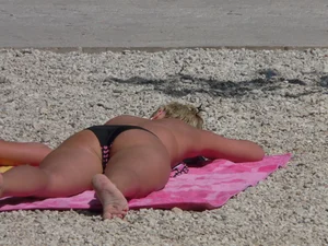 Candid beach and bikini babes