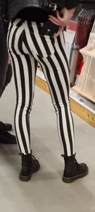 Tight ass black and white lines