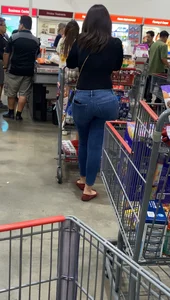 Perfect round ass in leggings/Milf in jeans