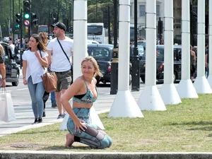Candid sexy yoga girls