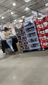 Hot girl at Costco in skin tight jeans with a great ass