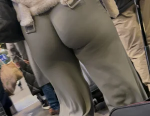 [ God Tier ] Deep wedgie ass eating leggings showoff (OC)