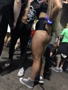 Hot Blonde Chubby Girl’s Booty Closeup at the Concert