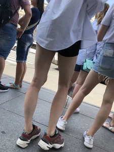 Group of Candid Girls in Mini Shorts With Amazing Legs Crossing a Street Creepshots Gallery