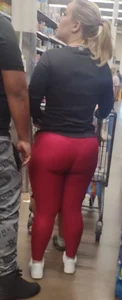Latina milf w fat ass, in red leggings