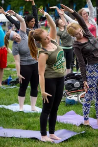Candid sexy girls in spandex doing yoga
