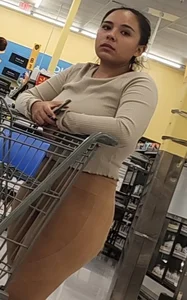 Sexy Latina mylf (light brown pants)