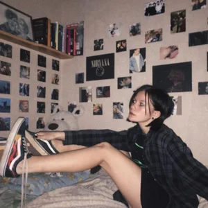 Teen girls and their feet