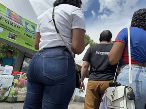 Sexy Fit Thick Round Phat Ass Bubble Booty Latin MILF
