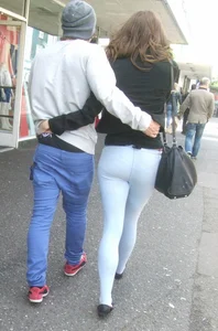 Girl in tight jeggings with vpl