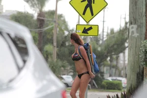 Deerfield Beach girls in bikinis