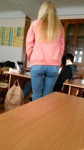 Cute Blonde in Tight Jeans in College Classroom Candid