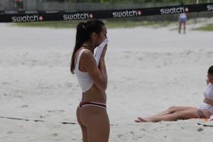 Candid Florida beach and bikini girls