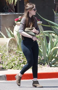 Thick booty brunette with nice ass in tight black jeans