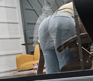 Milf booty. ASS is so juicy. OC