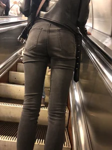 Girl in Leather Jacket and Skinny Jeans Subway Creepshots