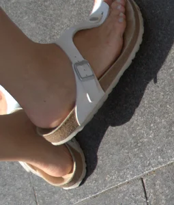 Can we see some candid feet in here?