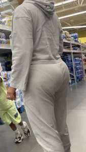 Sexy Milfs in tights