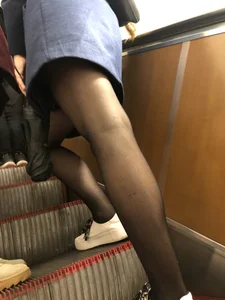Girl with Spread Thin Legs in Black Pantyhose on the Subway Escalator Candid Pics