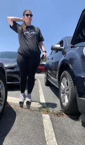 Chubby Hockey Geek, nice BUTT n THIGHS