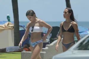 Florida beach and bikini girls